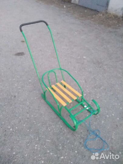 Санки с ручкой