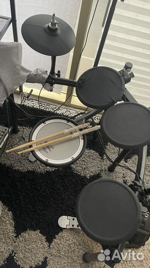 Барабанная ударная установка Roland