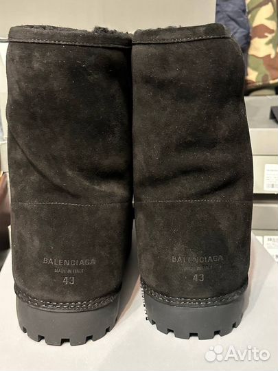 В наличии Balenciaga Alaska fur boots