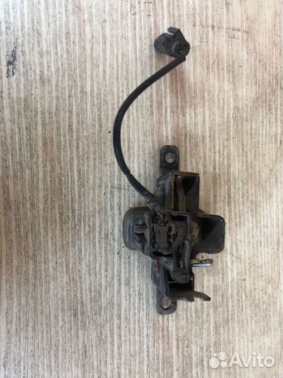 Замок капота Mercedes-Benz S-Class W221