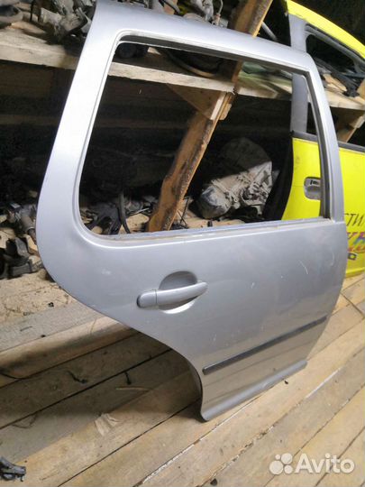 Дверь задняя правая Volkswagen Golf 4 1J6833056F