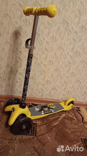 Самокат трехколесный