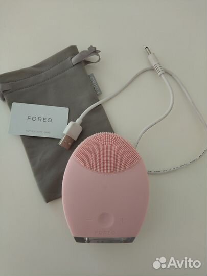 Щётка для очищения и массажа лица