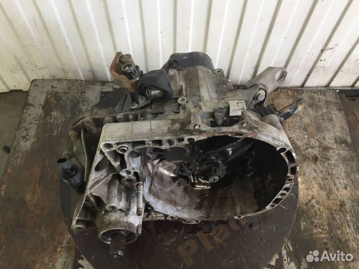 МКПП (механическая коробка переключения передач) R