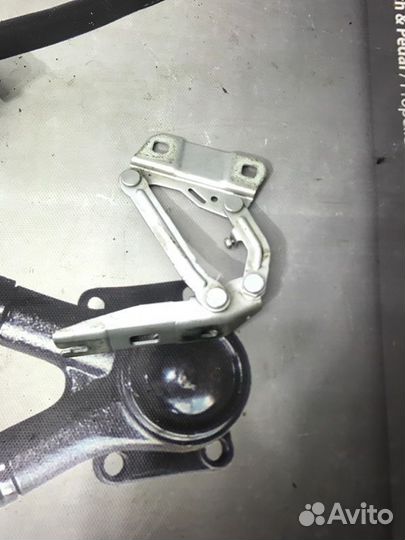 Петля капота Mercedes-Benz M-Класс W164