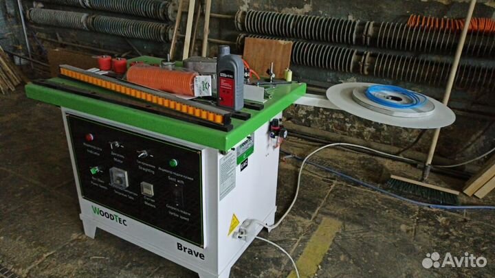 Кромкооблицовочный станок WoodTec