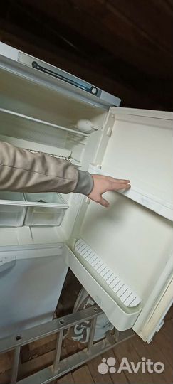 Холодильник Indesit