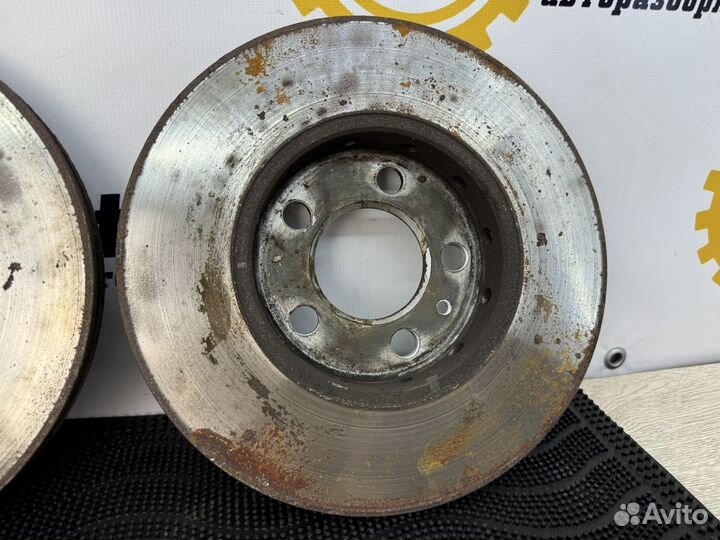 Диск тормозной передний Volkswagen Golf 4 2002