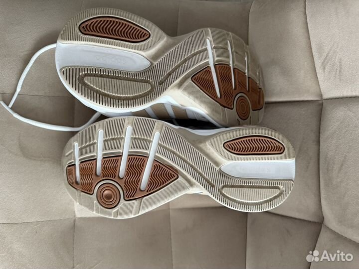 Кроссовки женские adidas