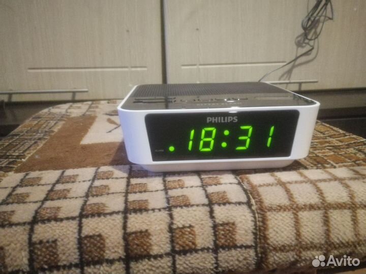 Часы с радио