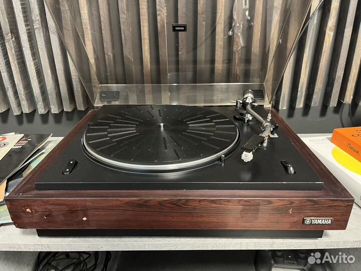 Проигрыватель винила Yamaha YP-700
