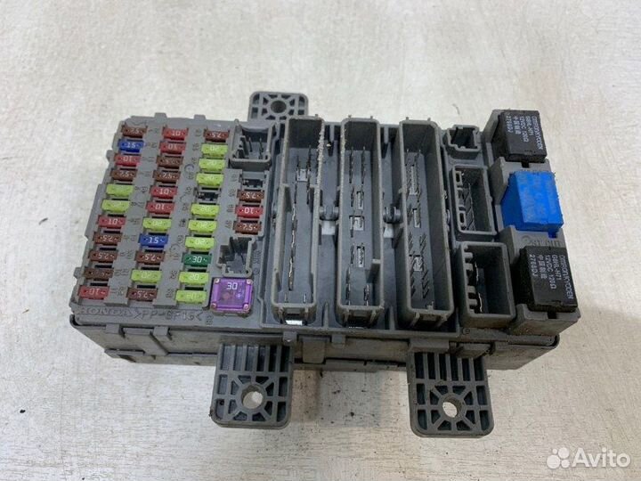 Блок предохранителей передний Honda Civic 5D