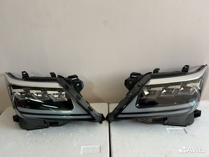 Фары Lexus LX570 в стиле 20 года