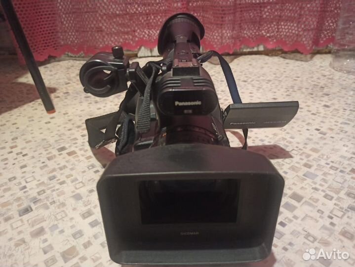 Видеокамера профессиональная