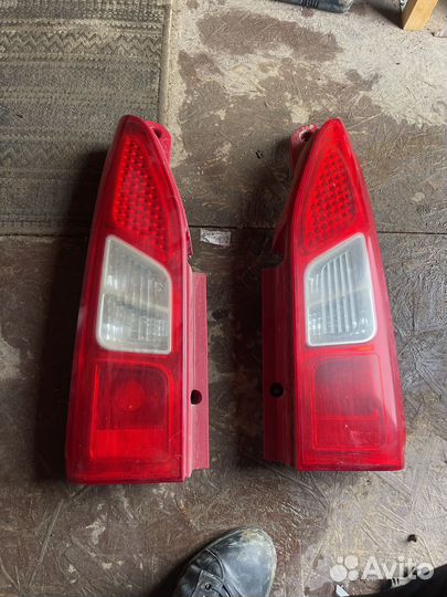 Задний фонарь левый peugeot partner 2