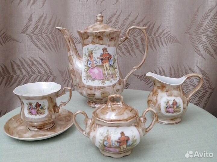 Часть кофейного чайного сервиза