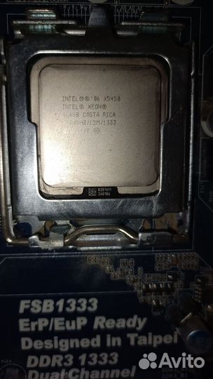 Материнская плата с процессором и памятью