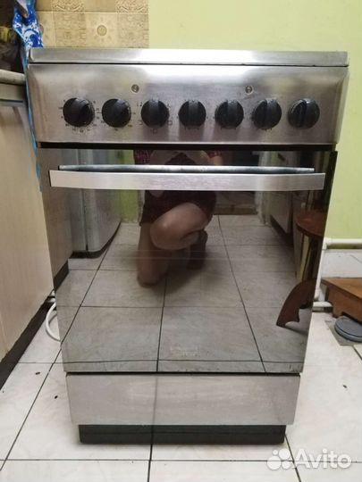 Плита Hotpoint-Ariston H5VSH2A (X)