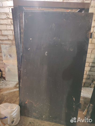 Металлическая дверь бу