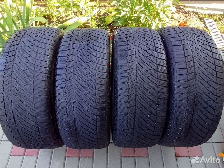 Continental ContiCrossContact AT 225/55 R19