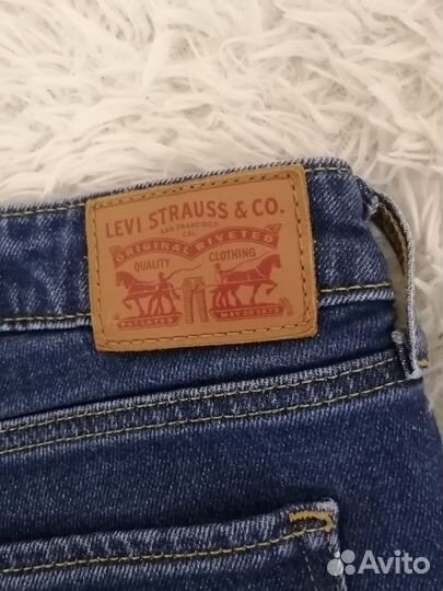 Levis женские W28 L30 джинсы