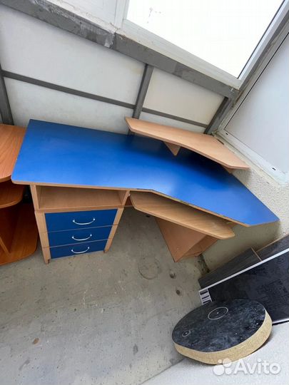 Компьютерный стол