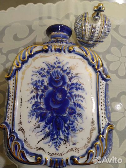 Штоф фарфоровый