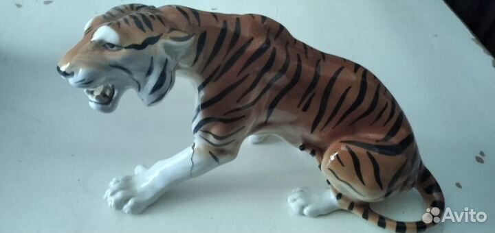 Тигр фарфоровый