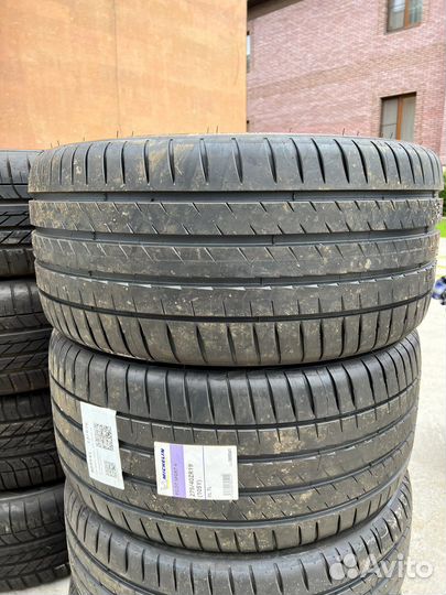 Michelin Pilot Sport 4 245/45 R19 и 275/40 R19