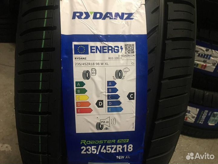 Rydanz Roadster R02 235/45 R18 98W