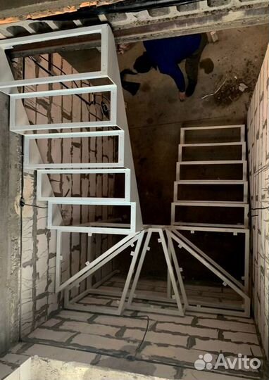 Метлличесакую лестницу Изготовим