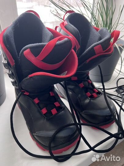 Сноубордические ботинки размер 36