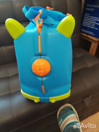 Детский чемодан на колесиках