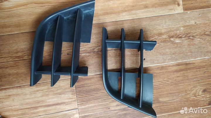 Решетка в бампер нижняя Skoda Fabia 2 5J 2007-2014