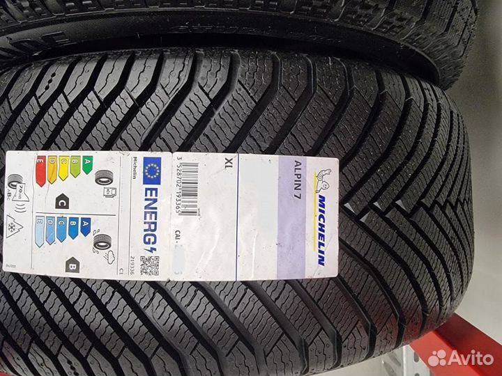 Michelin Alpin 7 235/55 R18 104H