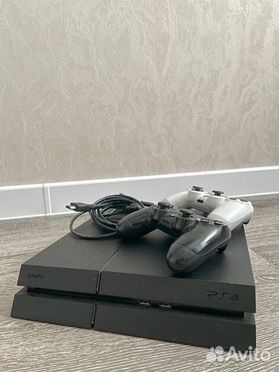 Игровая приставка Sony PlayStation 4