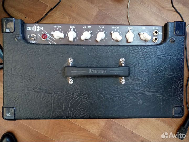 Ламповый гитарный комбоусилитель Laney Cub12r