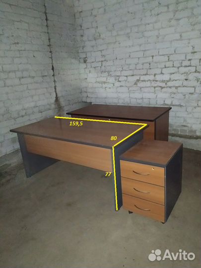 Мебель офисная, тумбы, столы