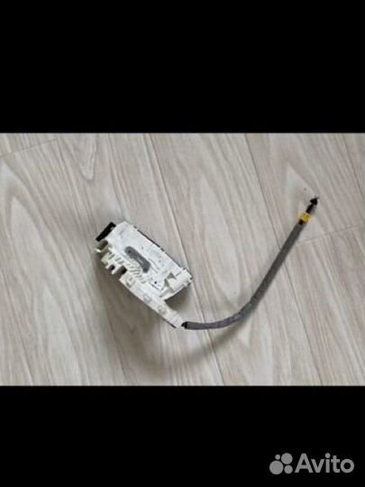 Доводчик двери Mersedes Benz GLE