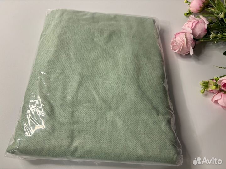 Простынь на резинке 160 200 зеленая новая