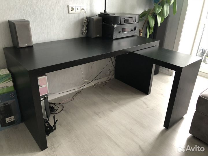 Стол письменный IKEA Malm