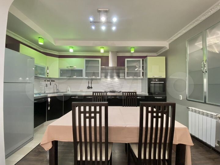 3-к. квартира, 87 м², 2/10 эт.