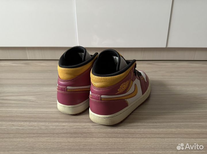 Nike Air Jordan 1 Mid оригинал