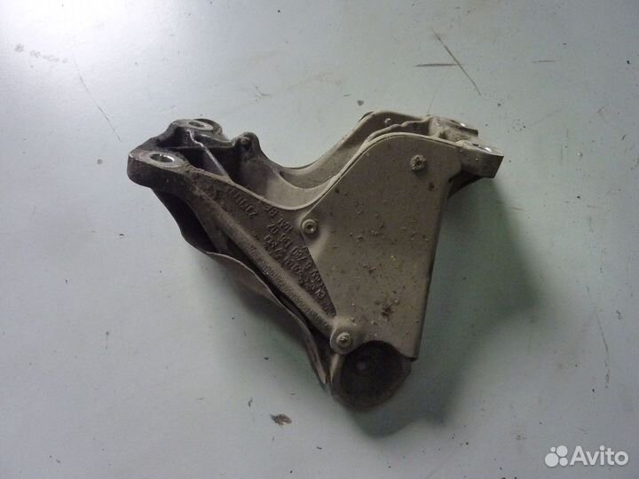 BMW X6 E71 n54b30 кронштейн двс правый