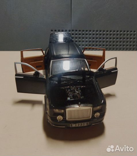 Rolls-Royce phantom 1/24