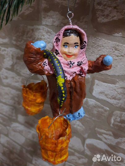 Ватная ёлочная игрушка Девушка с коромыслом