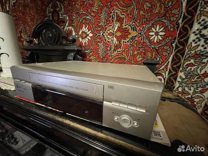 Видеомагнитофон LG cc260tw