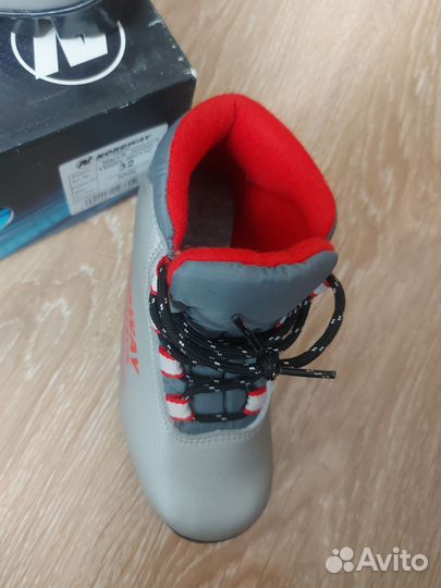 Лыжные ботинки 32 р