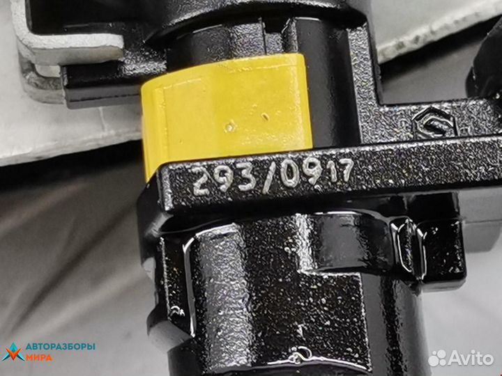 Форсунка Peugeot 5008 2010 1984J2