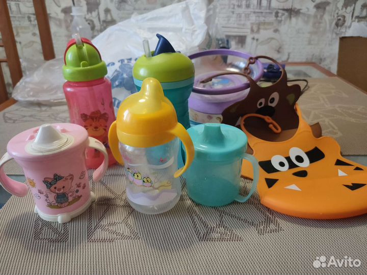 Поильник, непроливайки, сидушки, слюнявчики